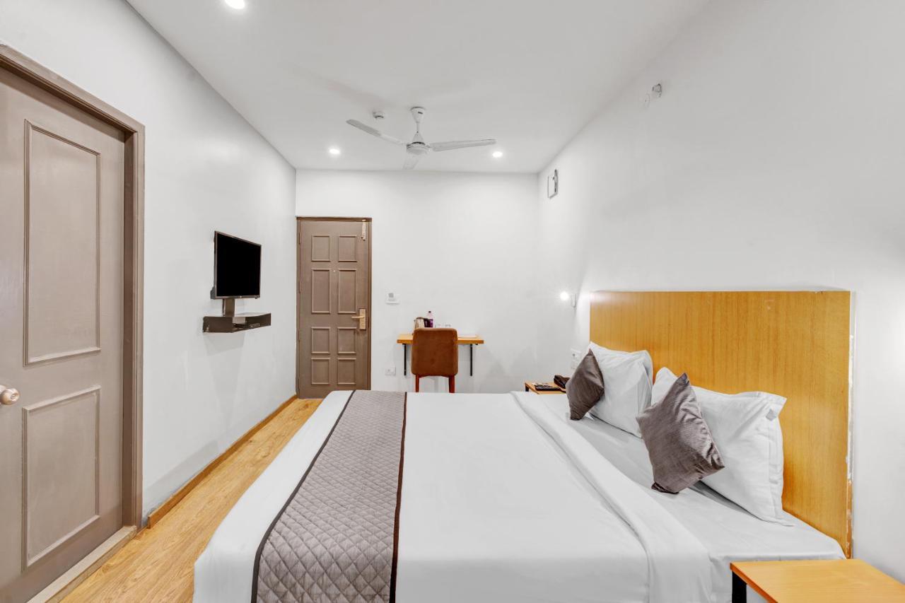 Upar Hotels Uthandi, ECR Chennai Bagian luar foto